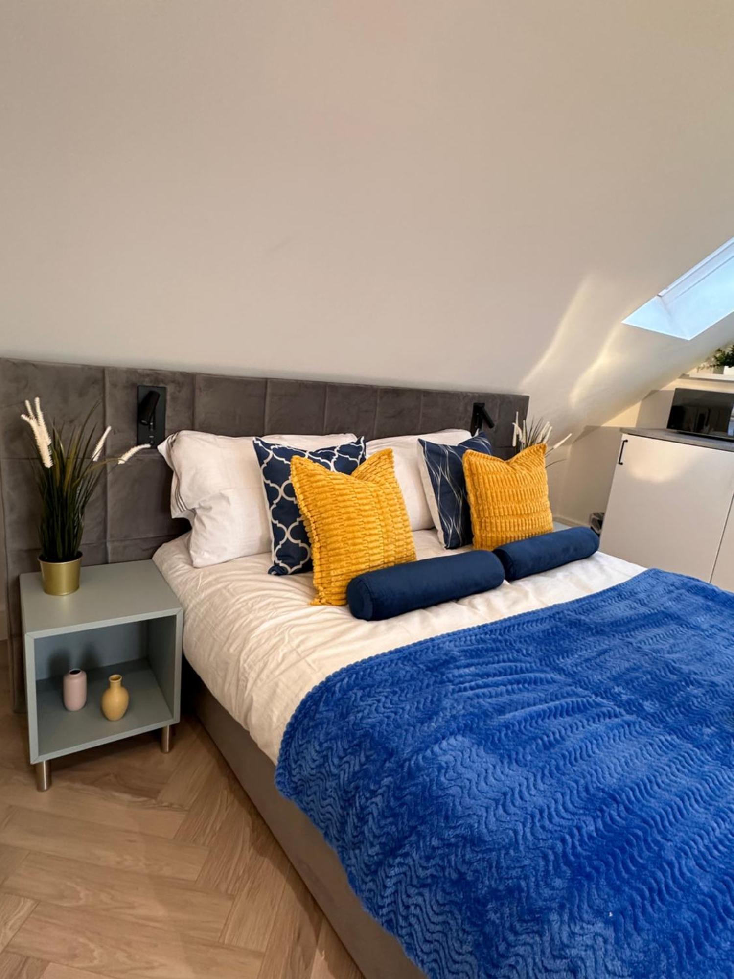 R5 - Luxury Private Ensuite Self-Contained Room - Newly Renovated Halesowen Bagian luar foto