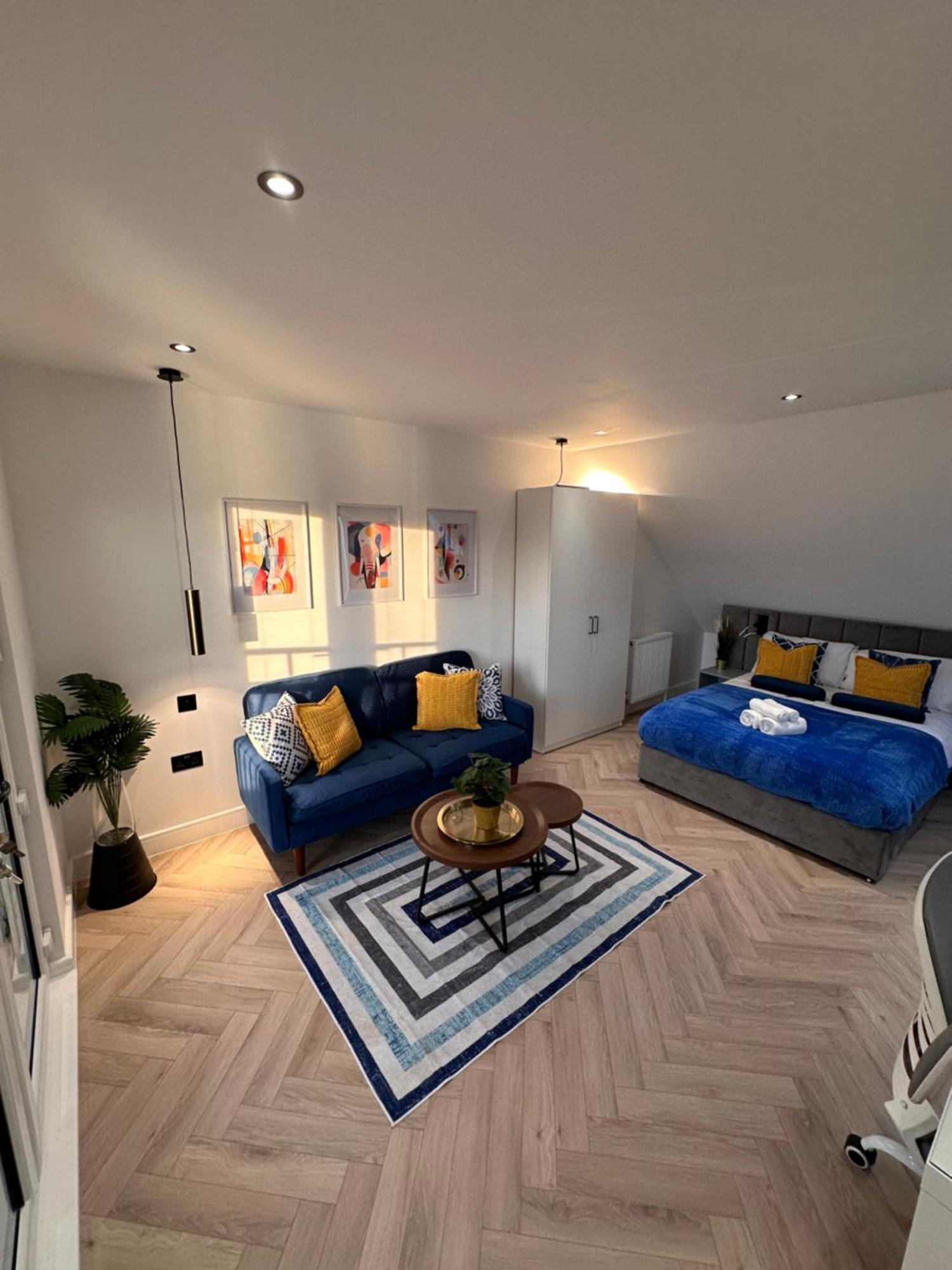 R5 - Luxury Private Ensuite Self-Contained Room - Newly Renovated Halesowen Bagian luar foto