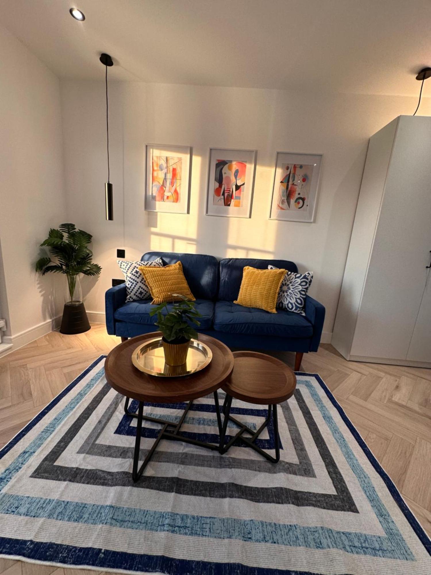 R5 - Luxury Private Ensuite Self-Contained Room - Newly Renovated Halesowen Bagian luar foto