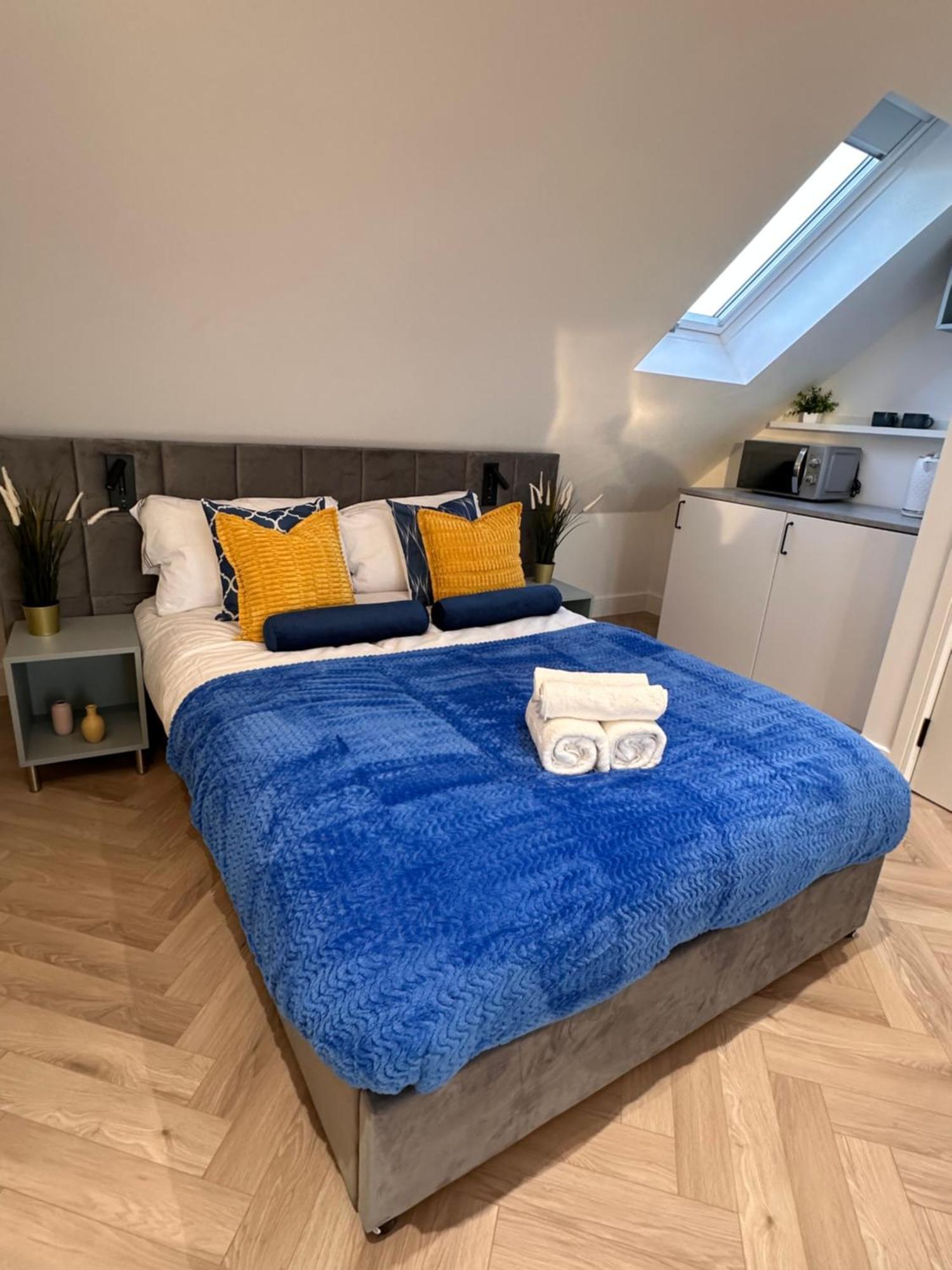 R5 - Luxury Private Ensuite Self-Contained Room - Newly Renovated Halesowen Bagian luar foto